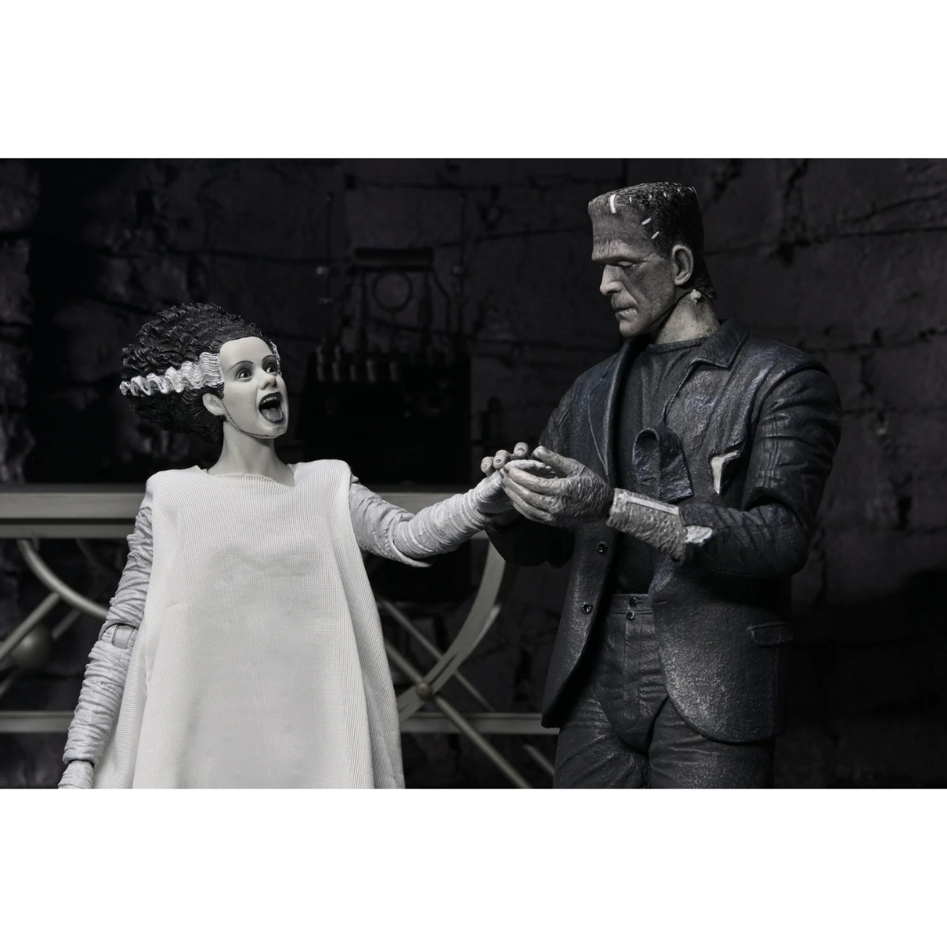 Universal Monsters - The Bride of Frankenstein 90th Anniversary The Monster and His Mate 7" Scale Action Figure 2-Pack (Black & White)