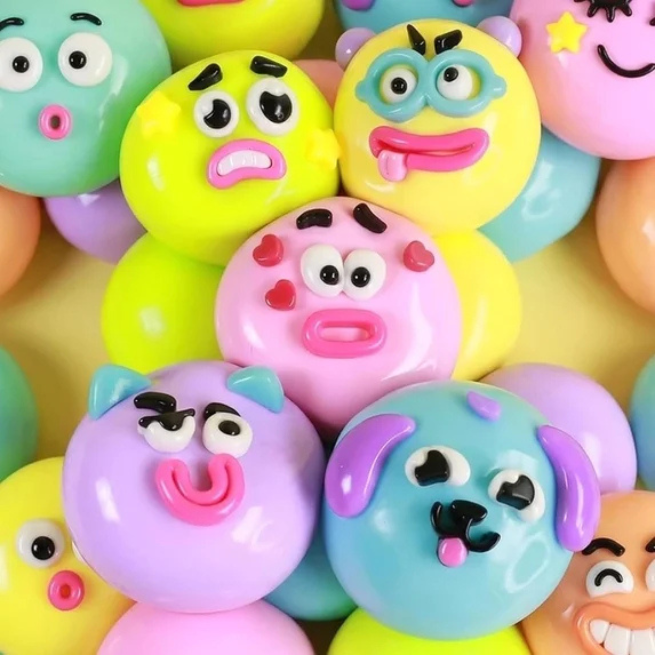 Venting Funny Face Squishy Balls w/ Emoji Pieces