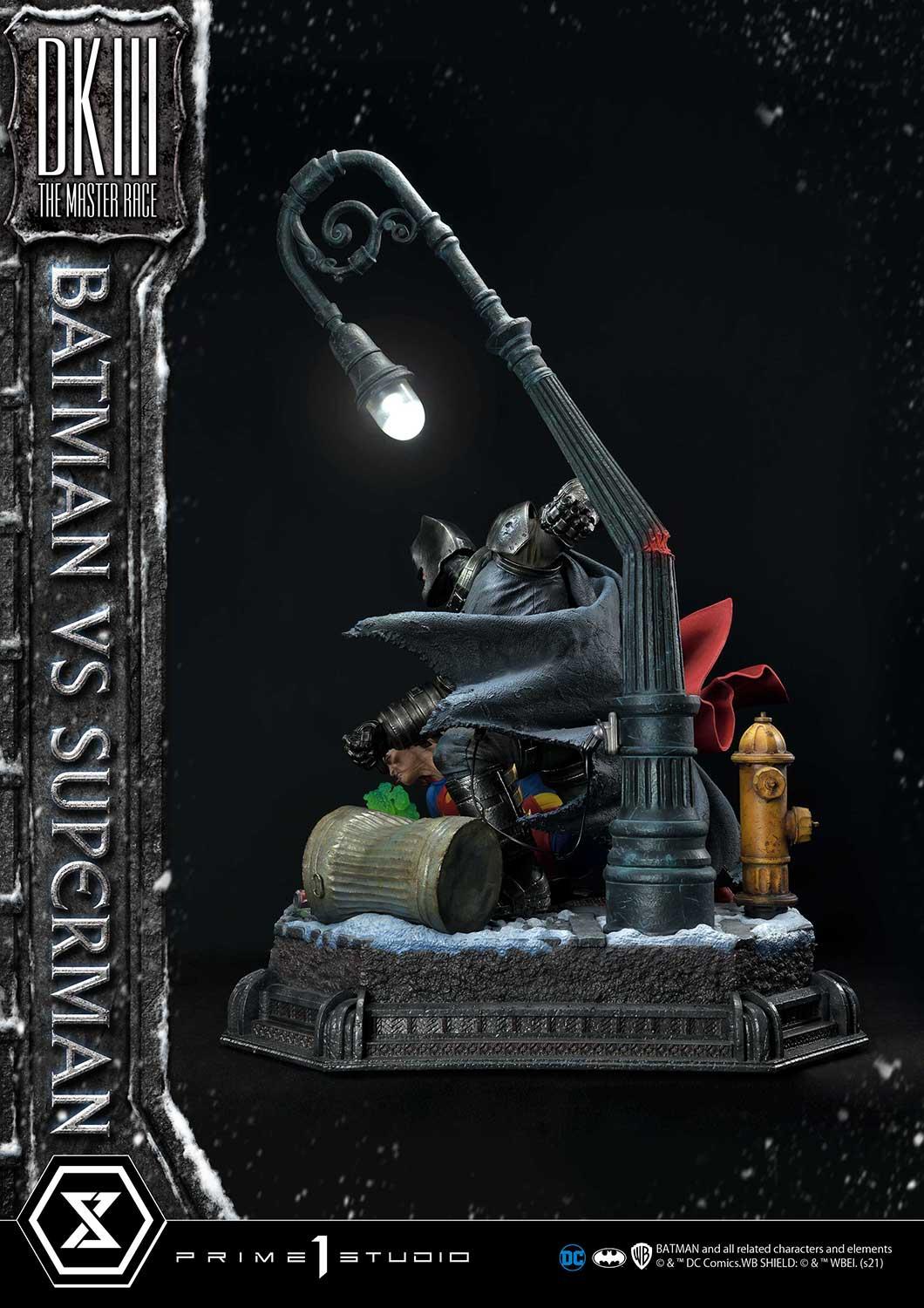 PRE-ORDER Batman versus Superman Statue