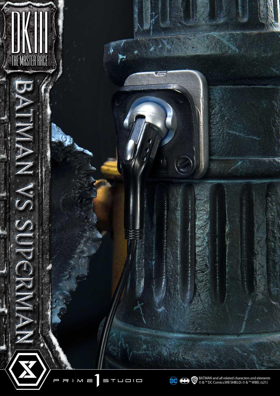 PRE-ORDER Batman versus Superman Statue