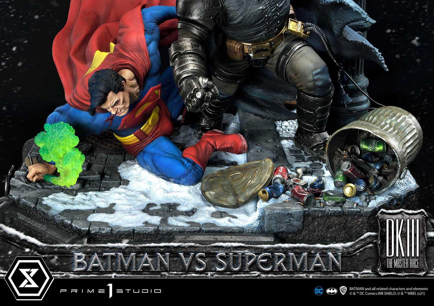 PRE-ORDER Batman versus Superman Statue