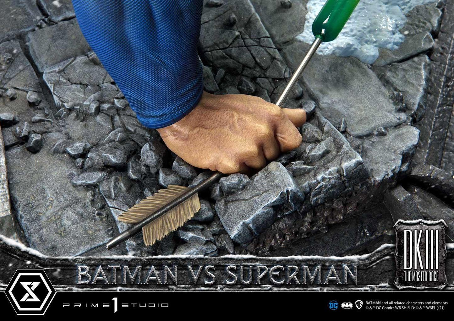 PRE-ORDER Batman versus Superman Statue