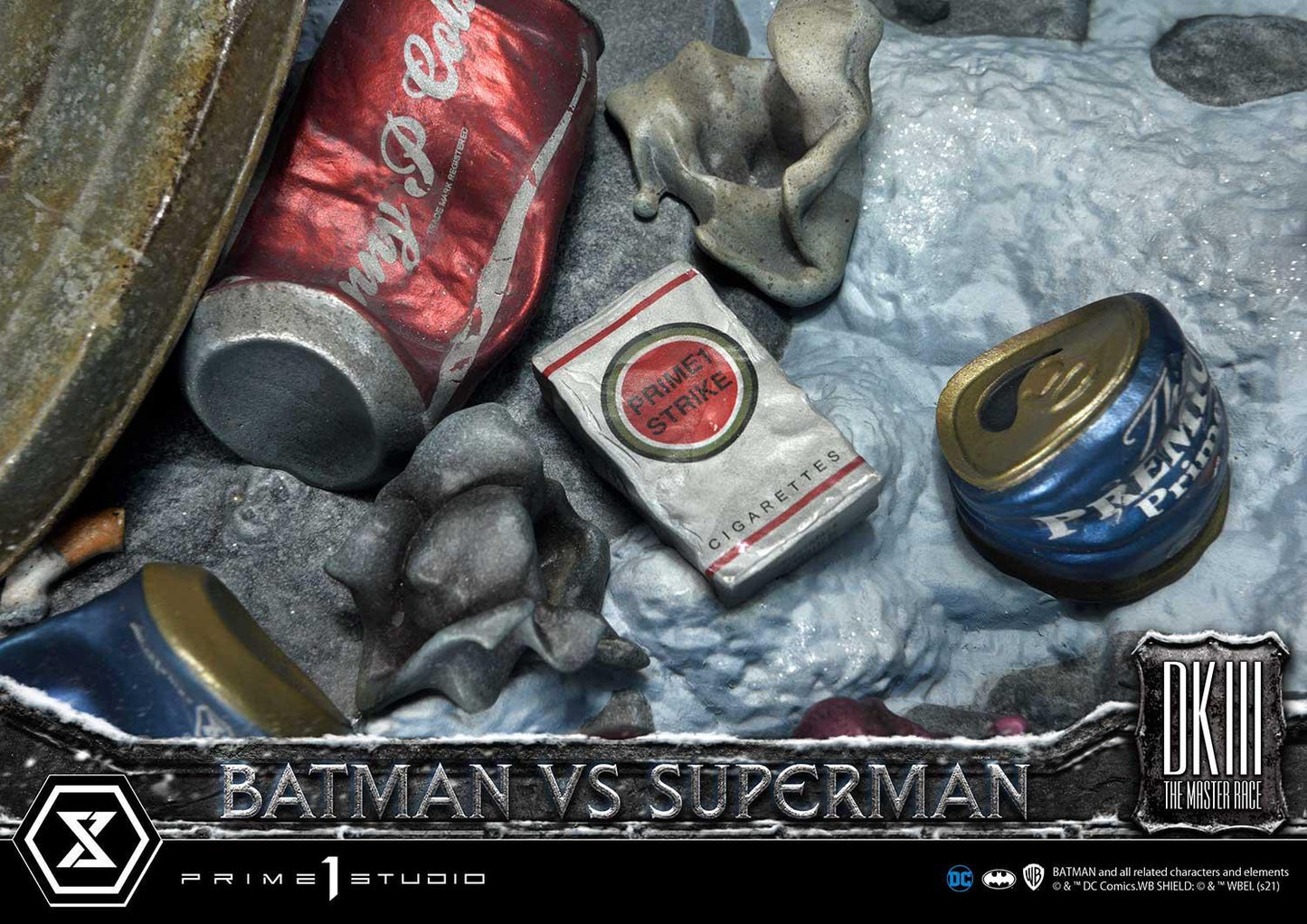 PRE-ORDER Batman versus Superman Statue