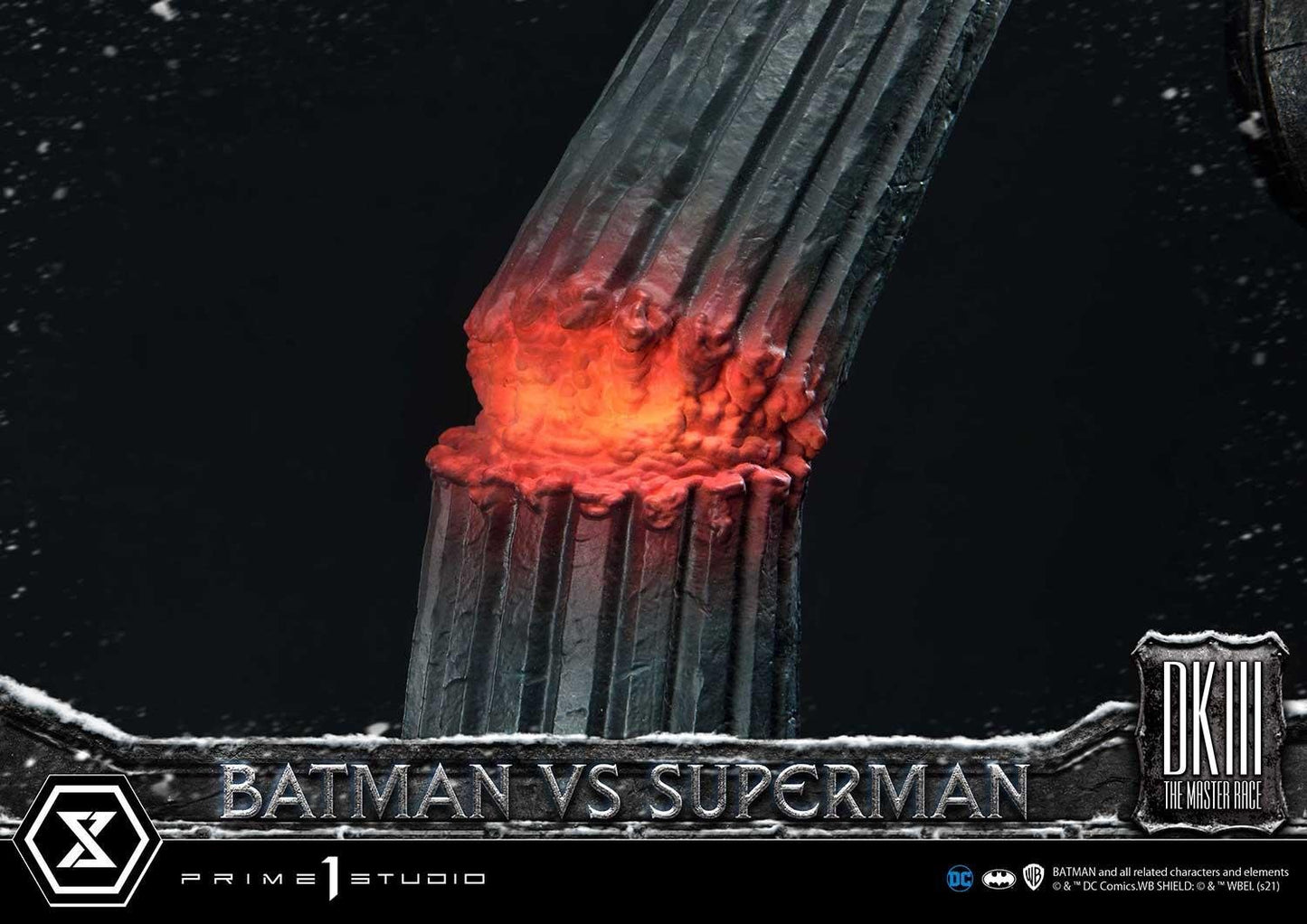 PRE-ORDER Batman versus Superman Statue