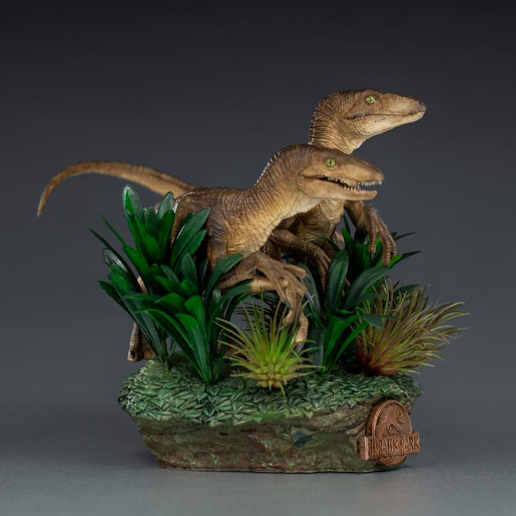Jurassic Park Just The Two Raptors 1/10 Deluxe Art Scale Limited Edition Statue