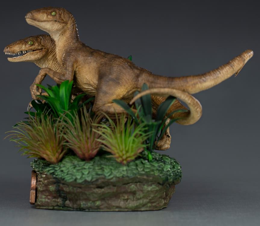 Jurassic Park Just The Two Raptors 1/10 Deluxe Art Scale Limited Edition Statue