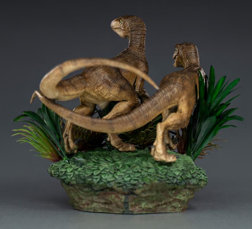 Jurassic Park Just The Two Raptors 1/10 Deluxe Art Scale Limited Edition Statue