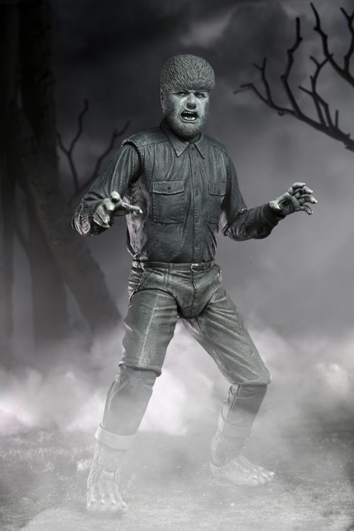 Universal Monsters Ultimate The Wolf Man (Black & White) Figure