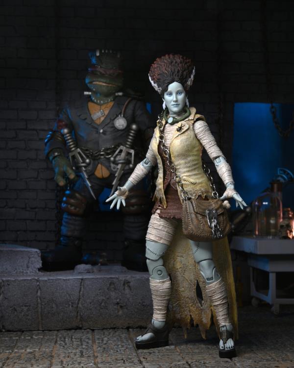 Universal Monsters x Teenage Mutant Ninja Turtles Ultimate April O'Neil as The Bride Of Frankenstein