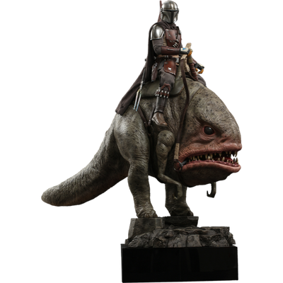 Mandalorian™ & Blurrg™ Sixth Scale Figure Set By Hot Toys