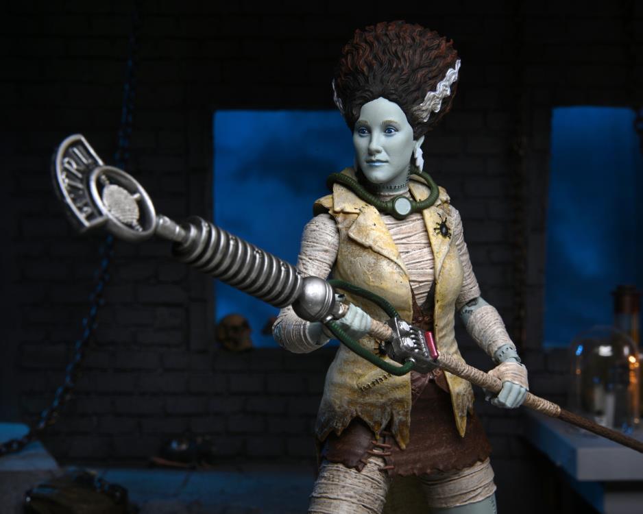 Universal Monsters x Teenage Mutant Ninja Turtles Ultimate April O'Neil as The Bride Of Frankenstein