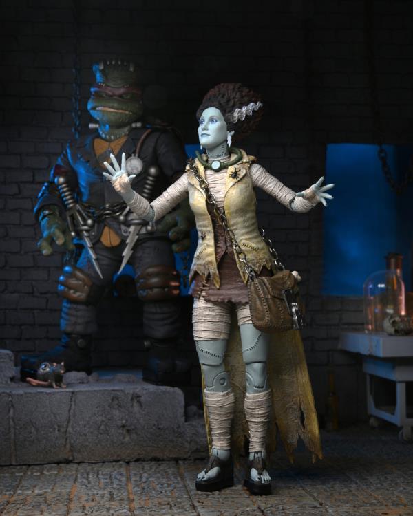 Universal Monsters x Teenage Mutant Ninja Turtles Ultimate April O'Neil as The Bride Of Frankenstein