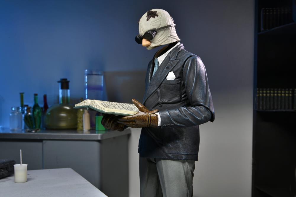 Universal Monsters Ultimate Invisible Man Figure