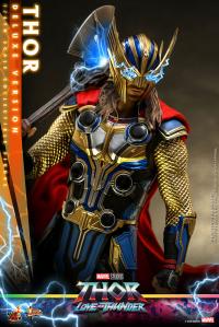 Thor (Deluxe Version) Sixth Scale Figure