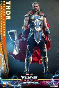 Thor (Deluxe Version) Sixth Scale Figure