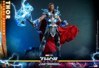 Thor (Deluxe Version) Sixth Scale Figure