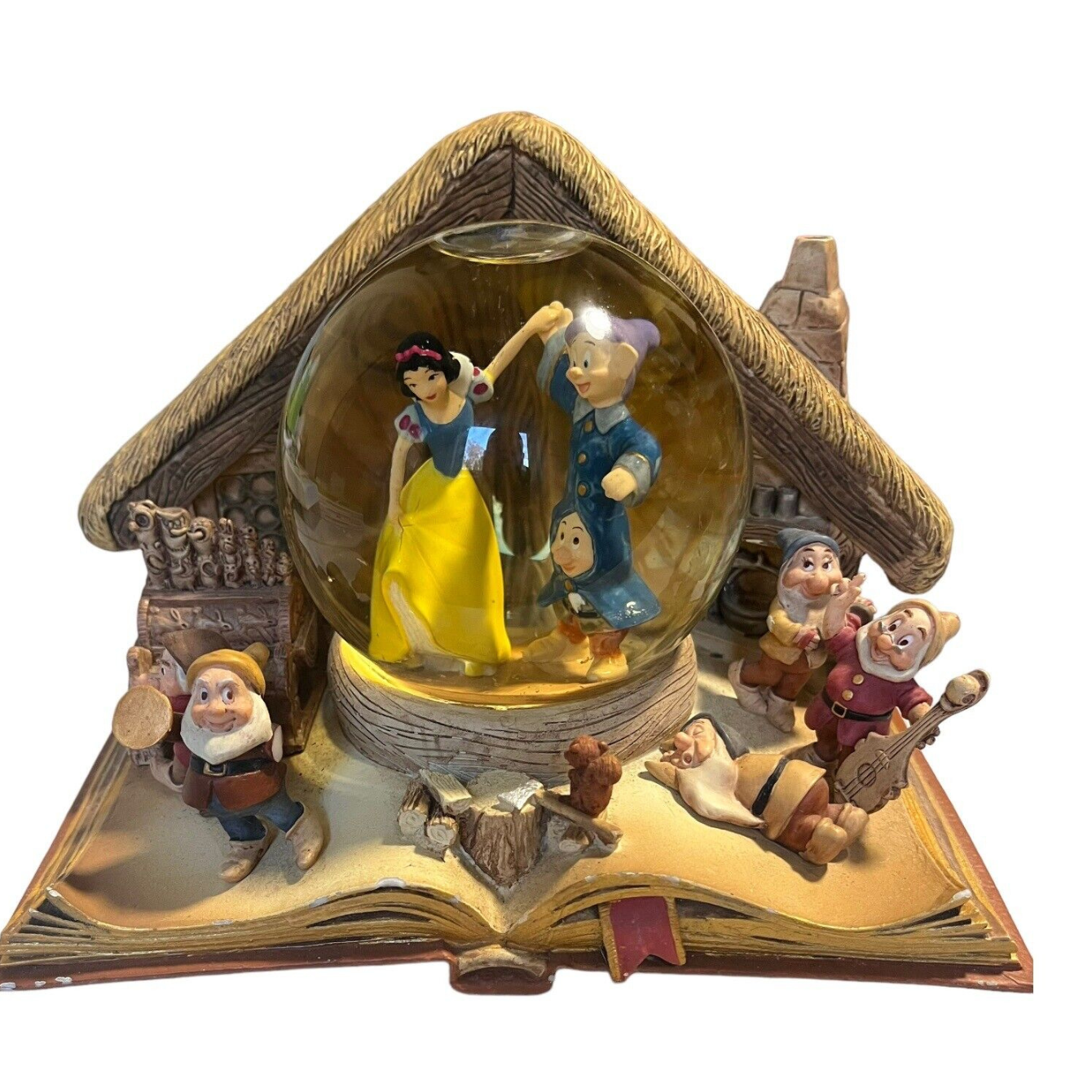 HALLMARK Disney Wonders Within Snow Globe Snow White