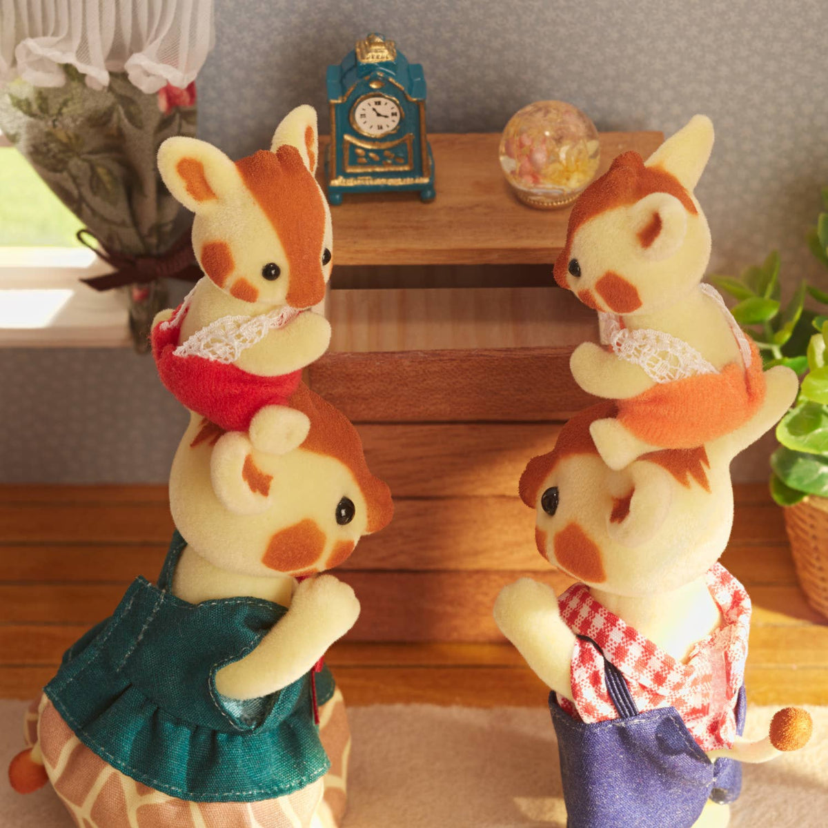 Calico Critters Highbranch Giraffe Family, 4 Figures