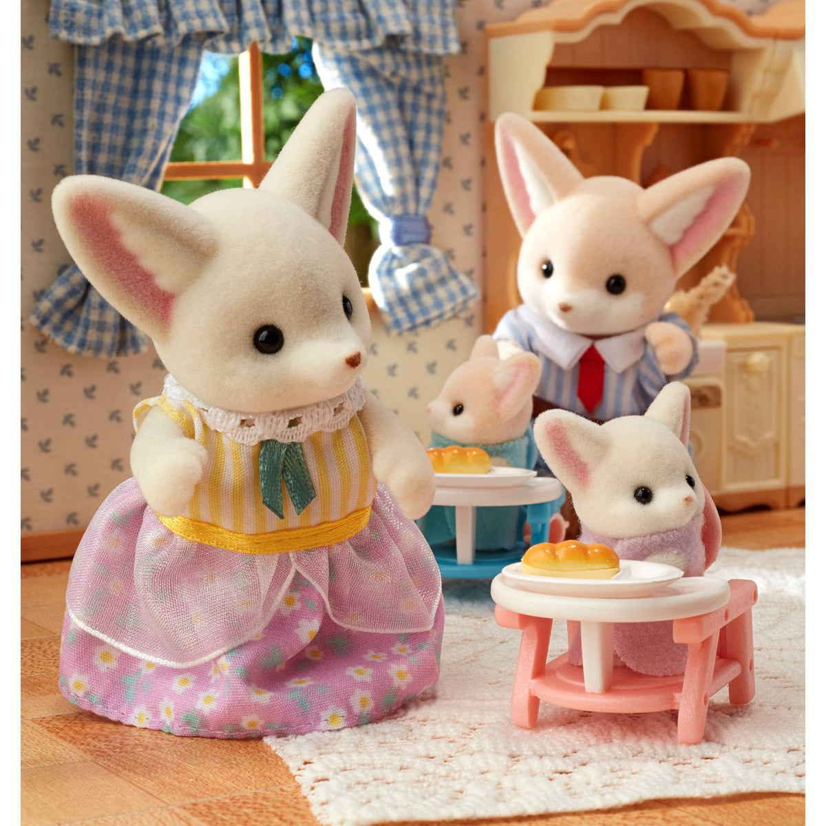 Calico Critters Fennec Fox Family,4 Collectible Doll Figures