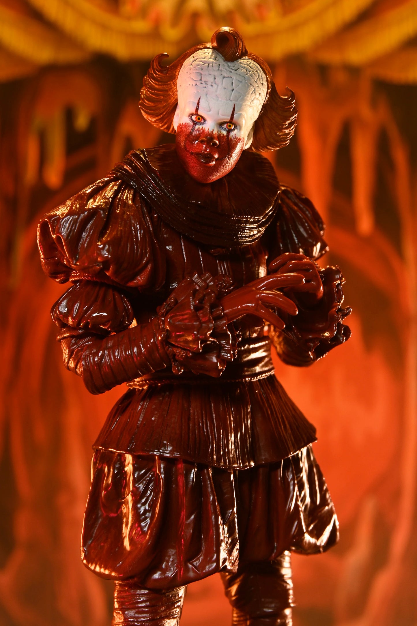 PRE-ORDER WELCOME TO DERRY - 7 INCH SCALE ACTION FIGURE - ULTIMATE BLOOD PENNYWISE