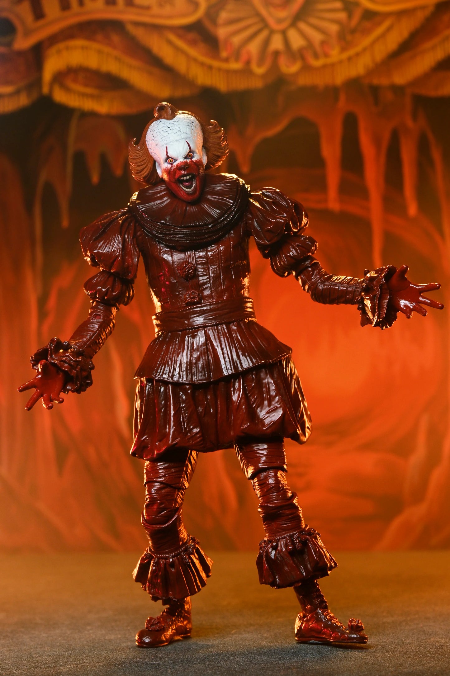 PRE-ORDER WELCOME TO DERRY - 7 INCH SCALE ACTION FIGURE - ULTIMATE BLOOD PENNYWISE