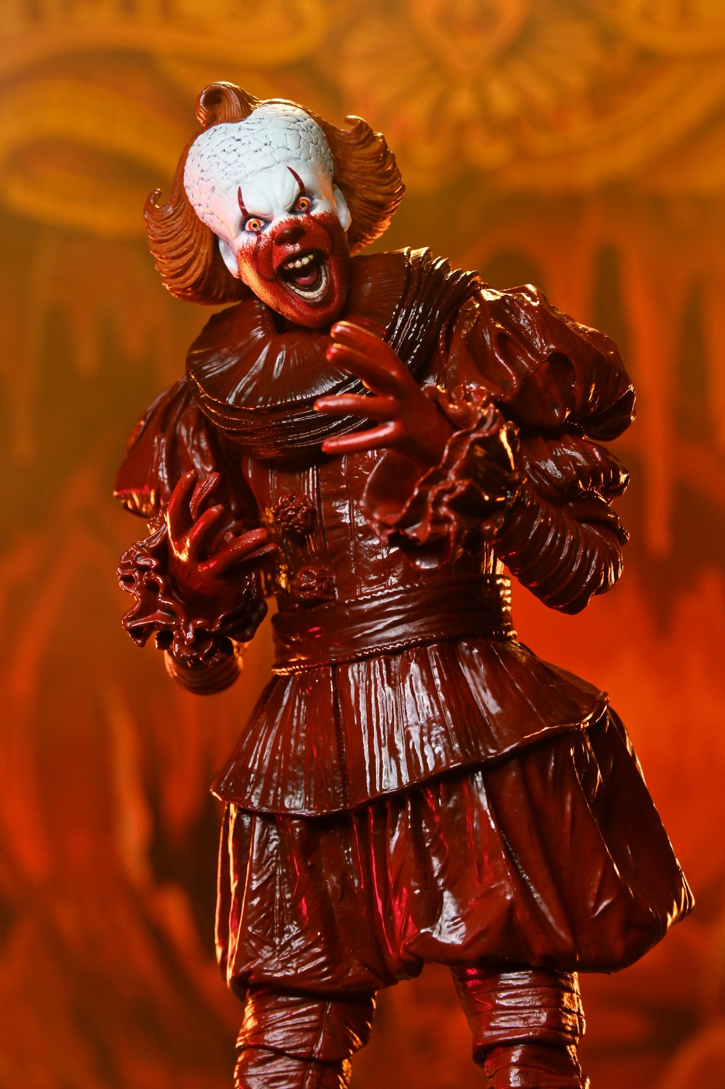 PRE-ORDER WELCOME TO DERRY - 7 INCH SCALE ACTION FIGURE - ULTIMATE BLOOD PENNYWISE