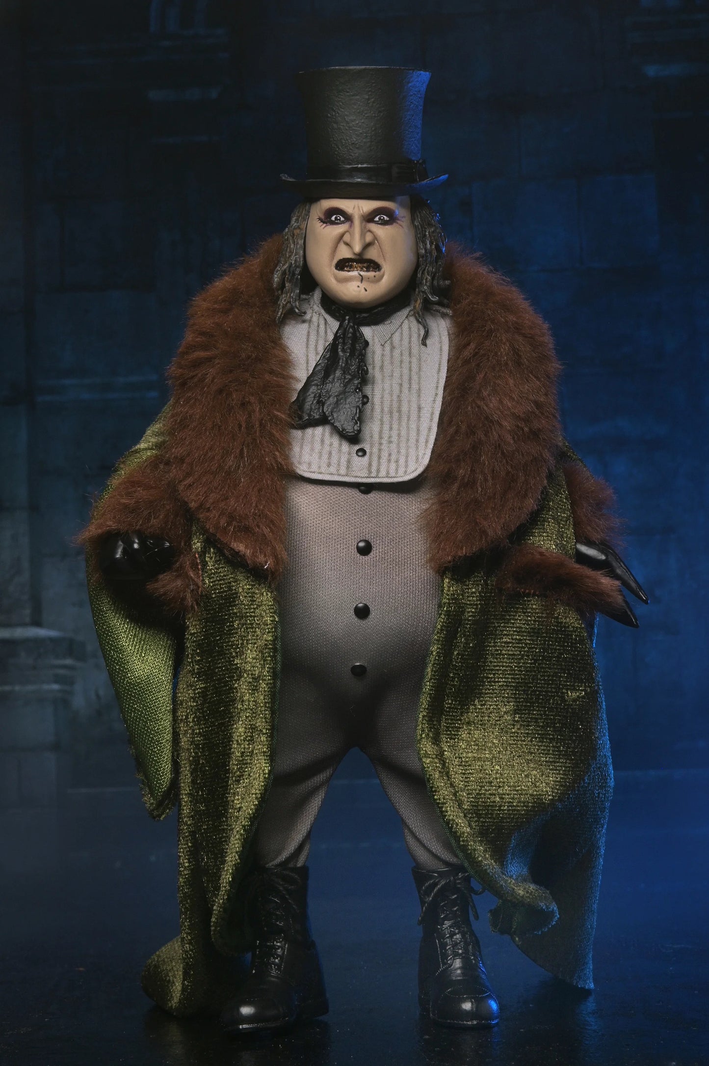 PRE-ORDER BATMAN RETURNS - 8 INCH SCALE CLOTHED ACTION FIGURE - THE PENGUIN