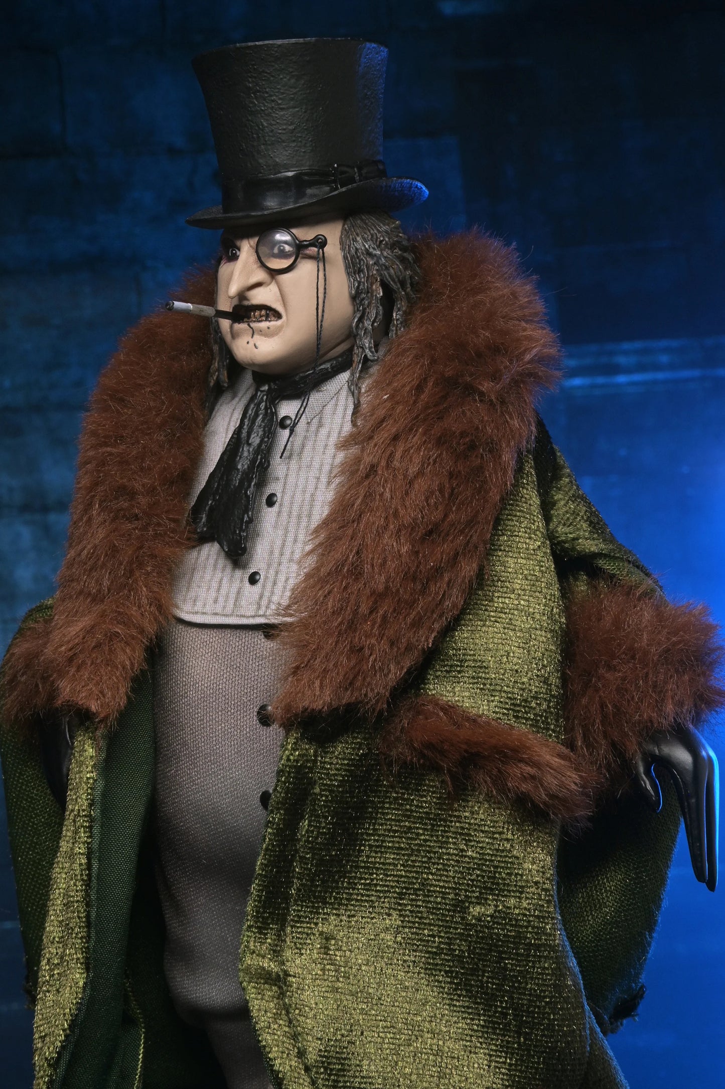 PRE-ORDER BATMAN RETURNS - 8 INCH SCALE CLOTHED ACTION FIGURE - THE PENGUIN