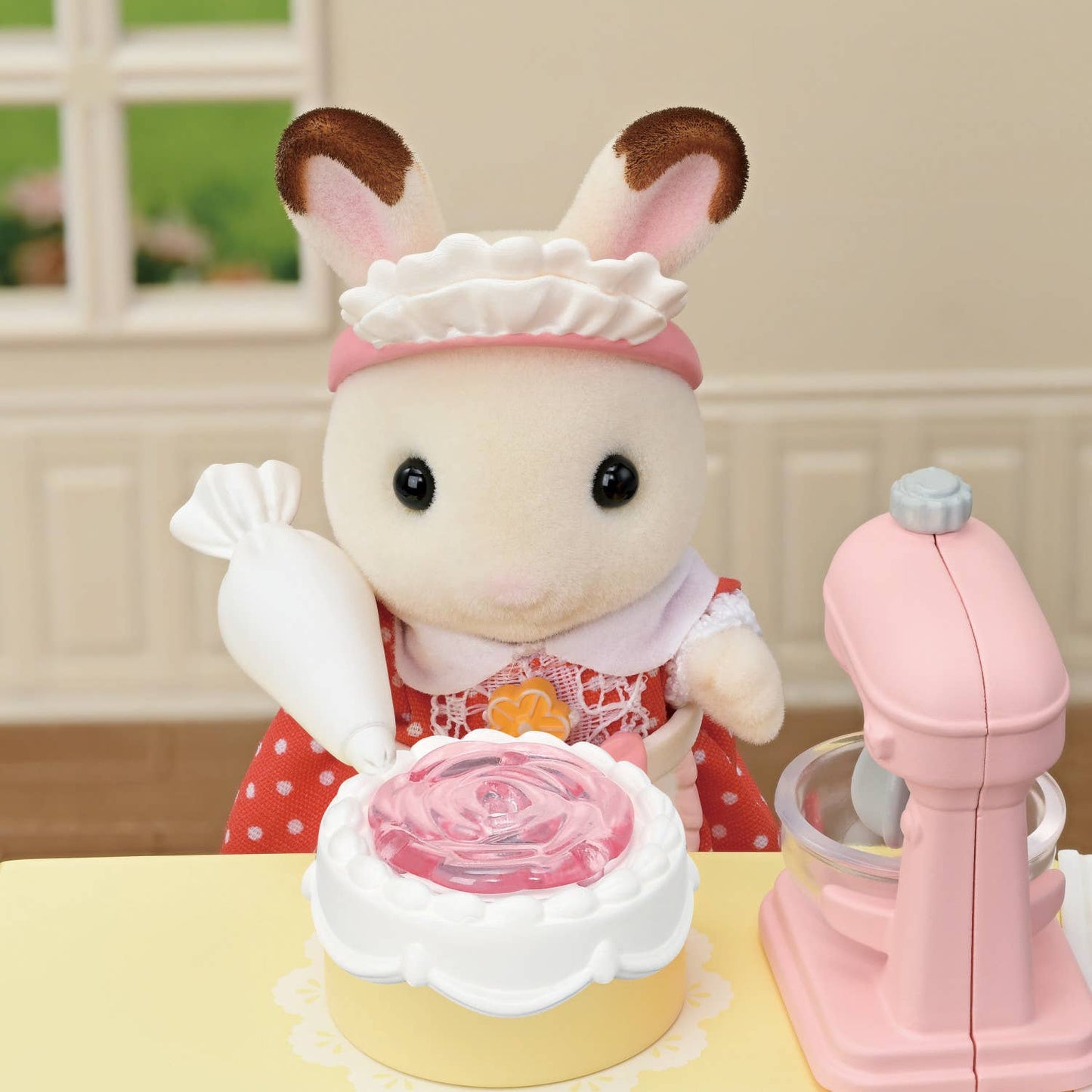 Calico Critters Village Cake Shop Starter Set, Doll Playset