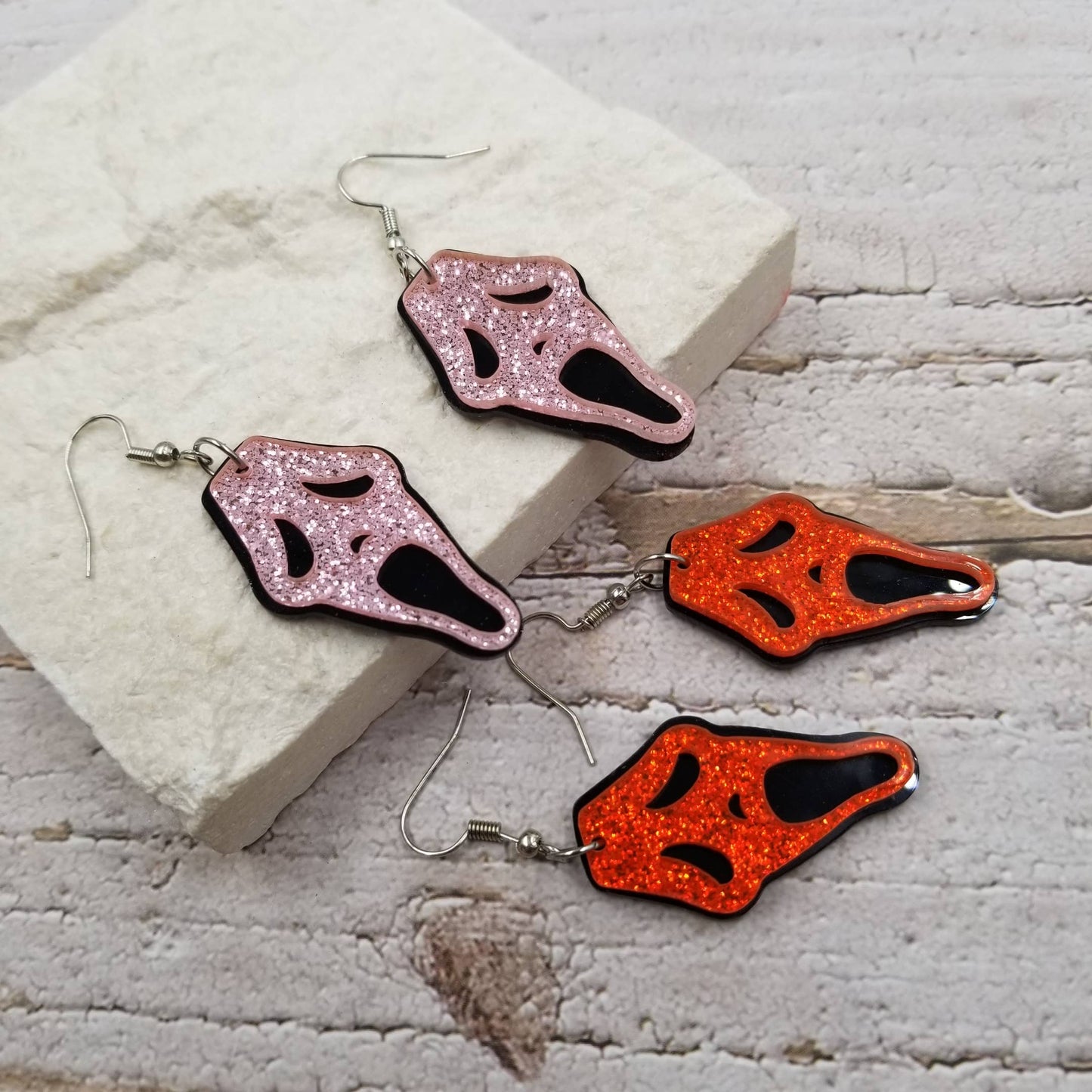 Halloween Confotti Screaming Ghost Face Earrings