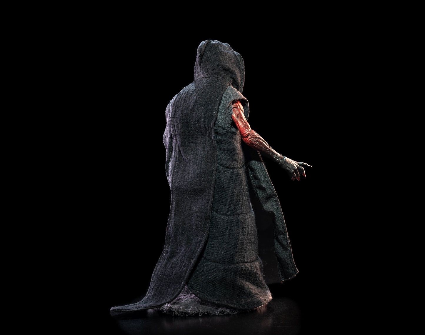 PRE-ORDER Figura Obscura: The Masque of the Red Death, Black Robes Edition (Retailer Exclusive)