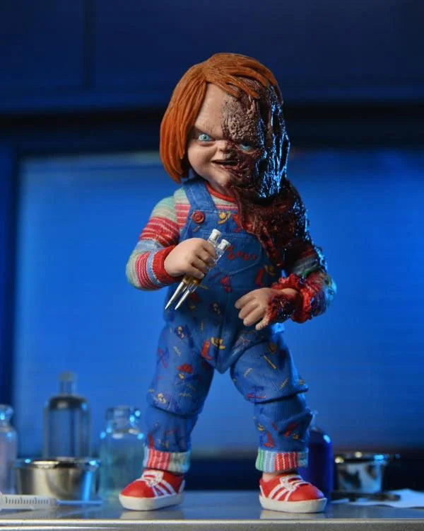 Chucky Ultimate Chucky Figure