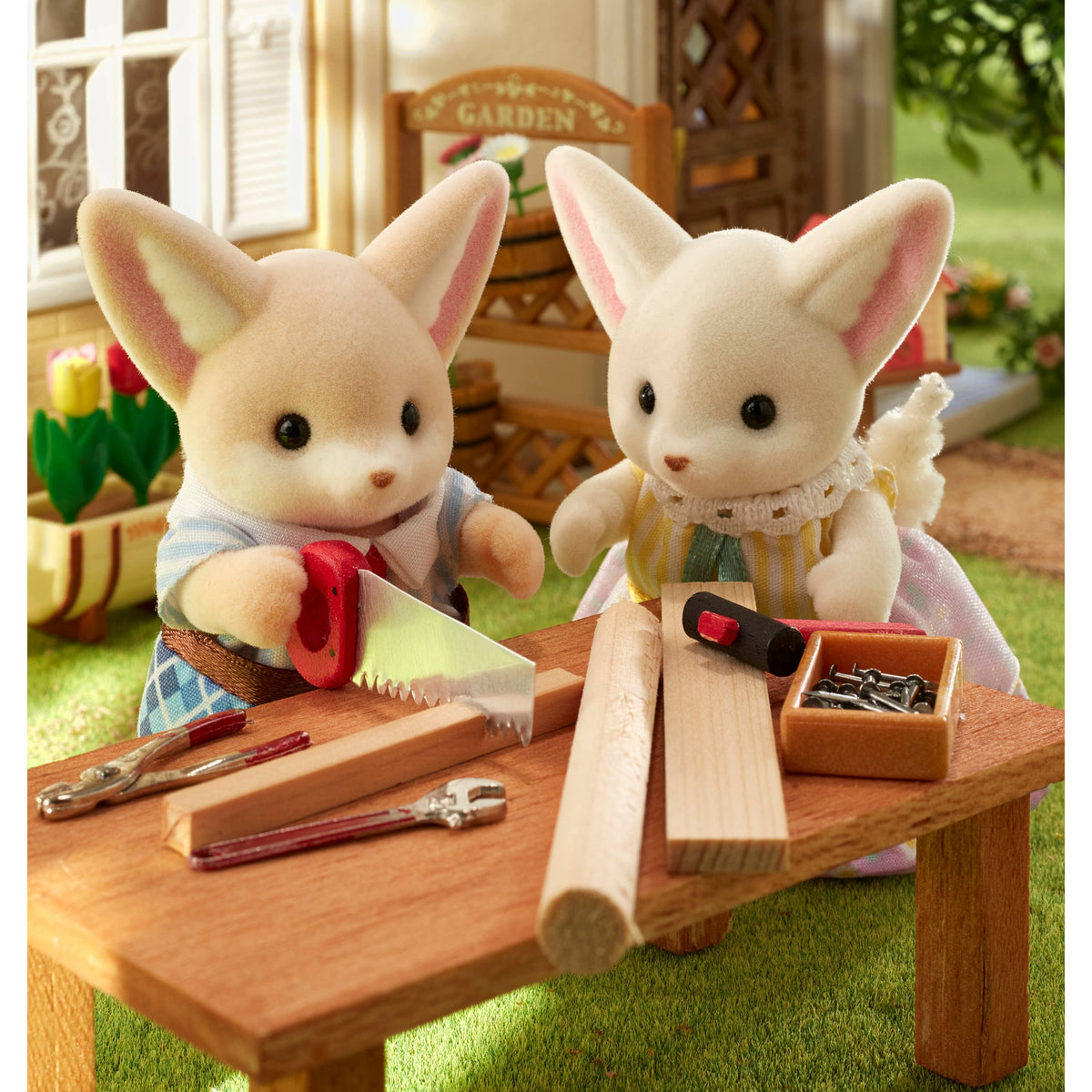 Calico Critters Fennec Fox Family,4 Collectible Doll Figures