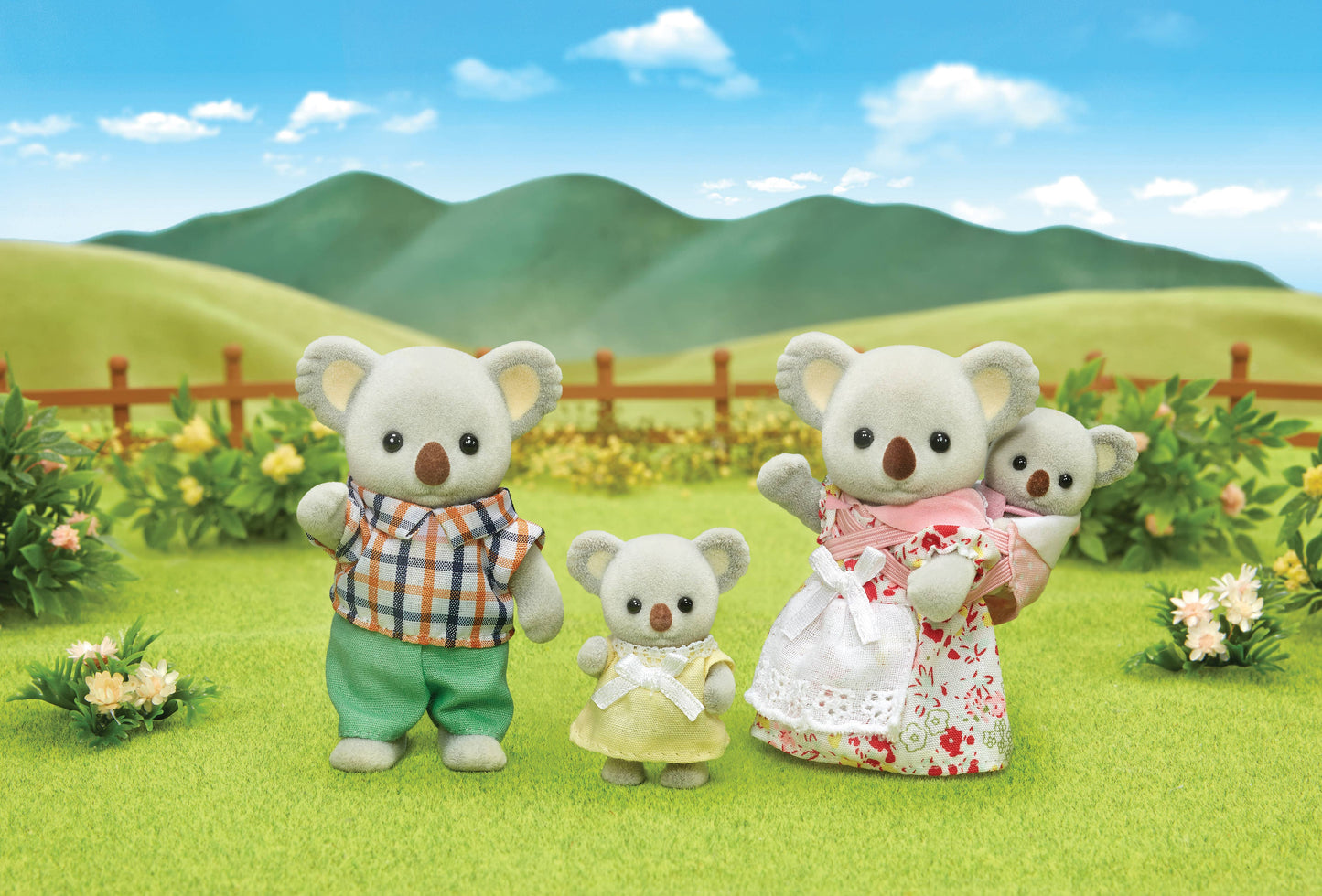 Calico Critters Koala Family, 4 Collectible Doll Figures