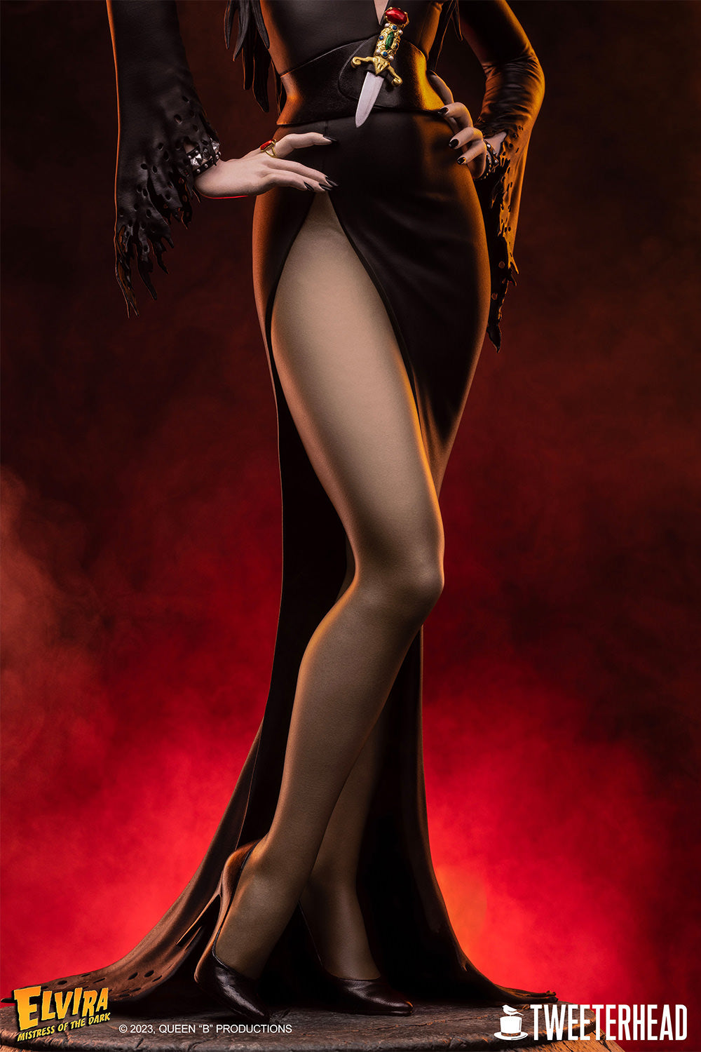 PRE-ORDER Elvira: Mistress of the Dark Quarter Scale Maquette