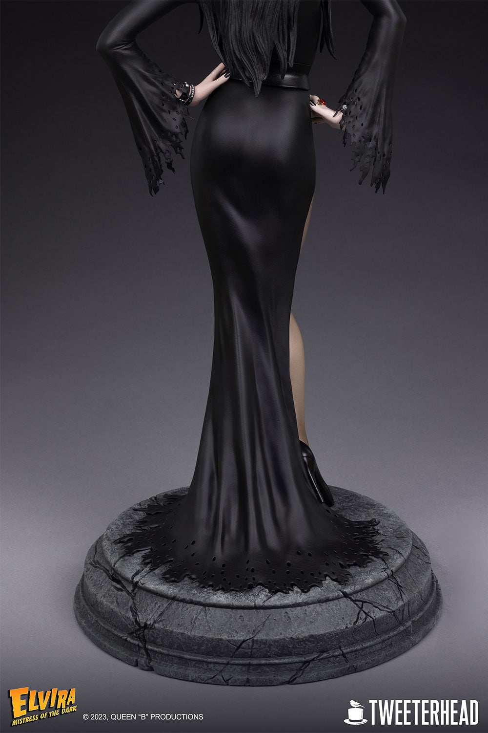 PRE-ORDER Elvira: Mistress of the Dark Quarter Scale Maquette