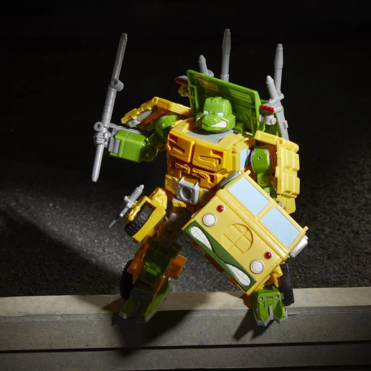 PRE-ORDER Transformers Collaborative Teenage Mutant Ninja Turtles x Transformers Party Wallop