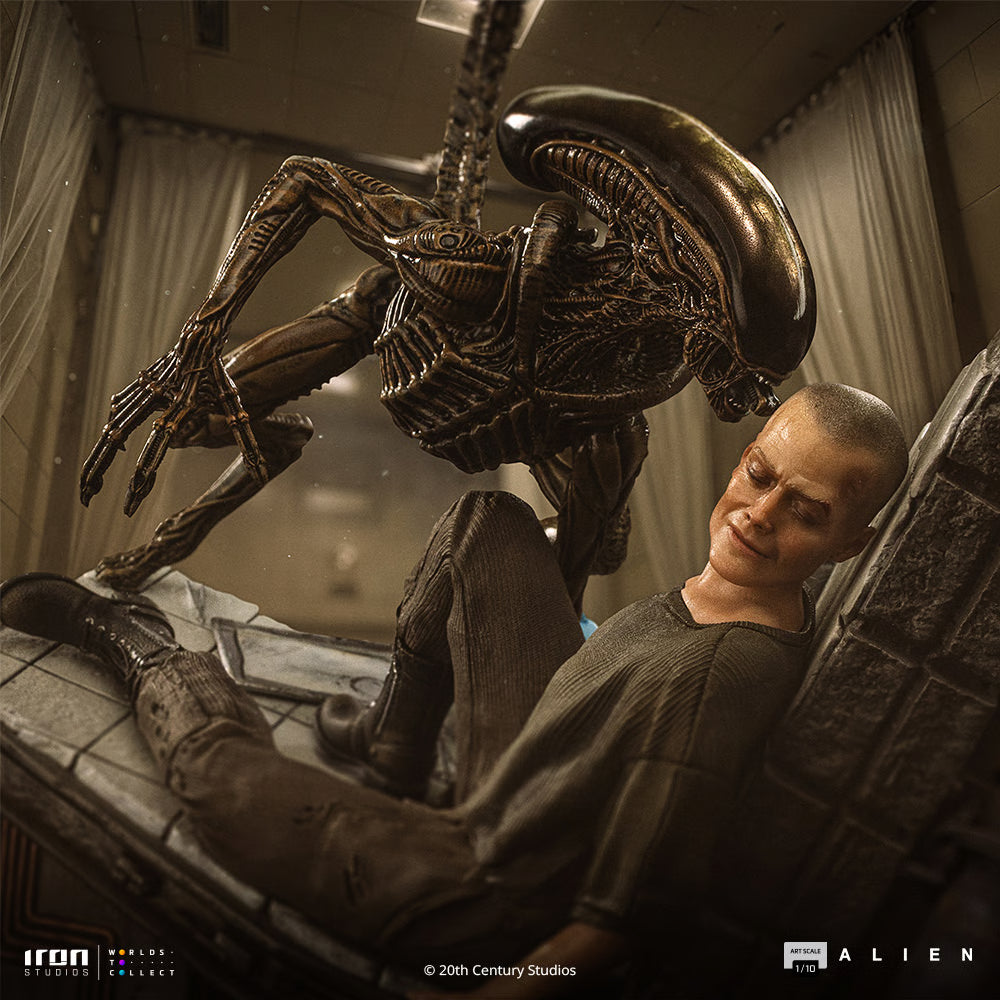 PRE-ORDER Iron Studios Alien 3 Ellen Ripley and Dog Alien Art Scale 1:10 Statue