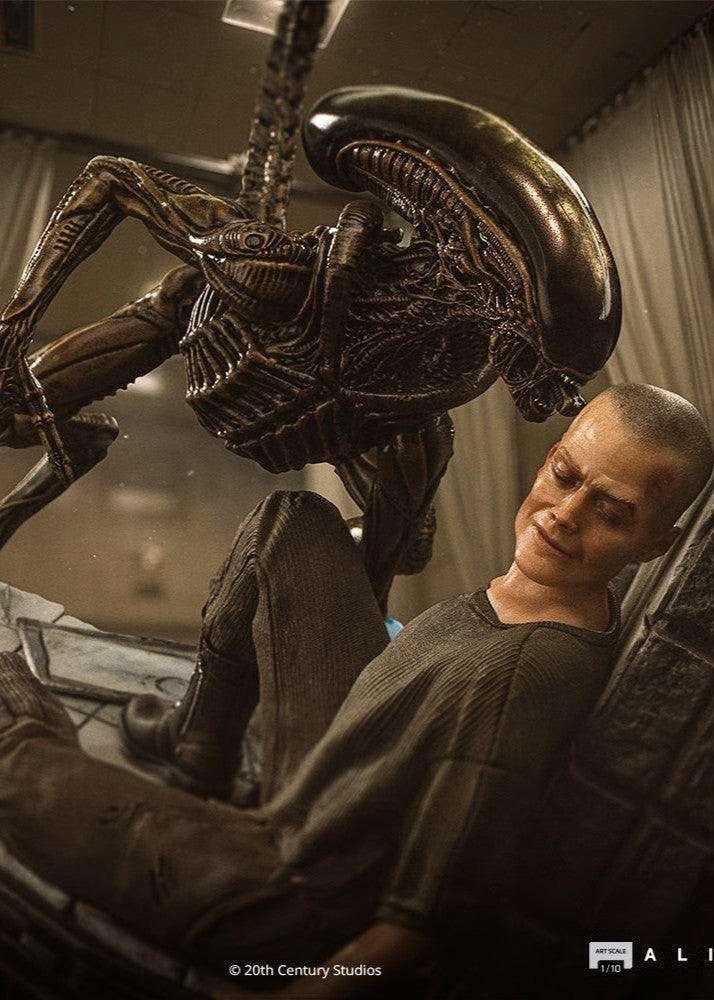 PRE-ORDER Iron Studios Alien 3 Ellen Ripley and Dog Alien Art Scale 1:10 Statue
