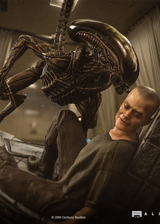 PRE-ORDER Iron Studios Alien 3 Ellen Ripley and Dog Alien Art Scale 1:10 Statue