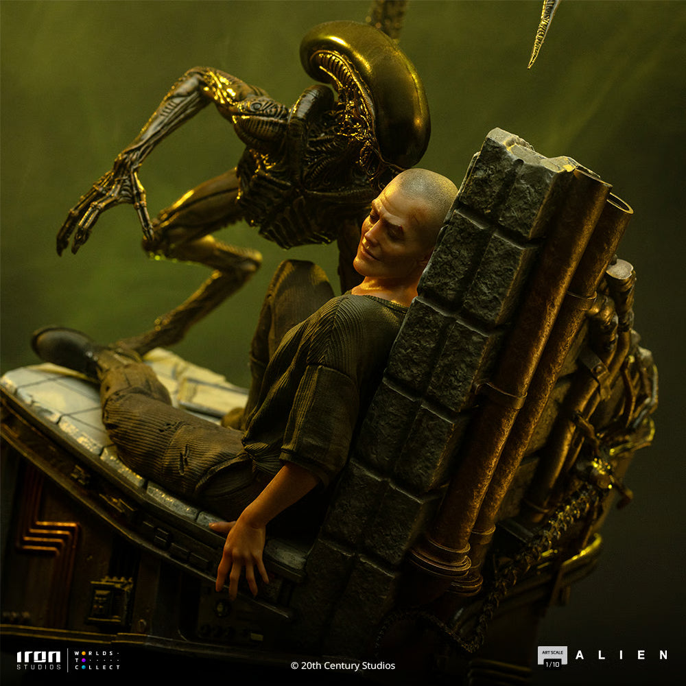 PRE-ORDER Iron Studios Alien 3 Ellen Ripley and Dog Alien Art Scale 1:10 Statue
