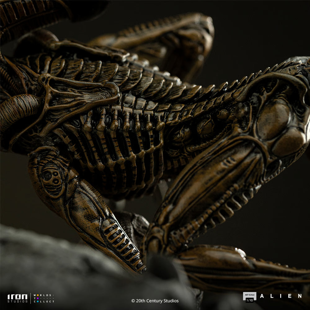 PRE-ORDER Iron Studios Alien 3 Ellen Ripley and Dog Alien Art Scale 1:10 Statue