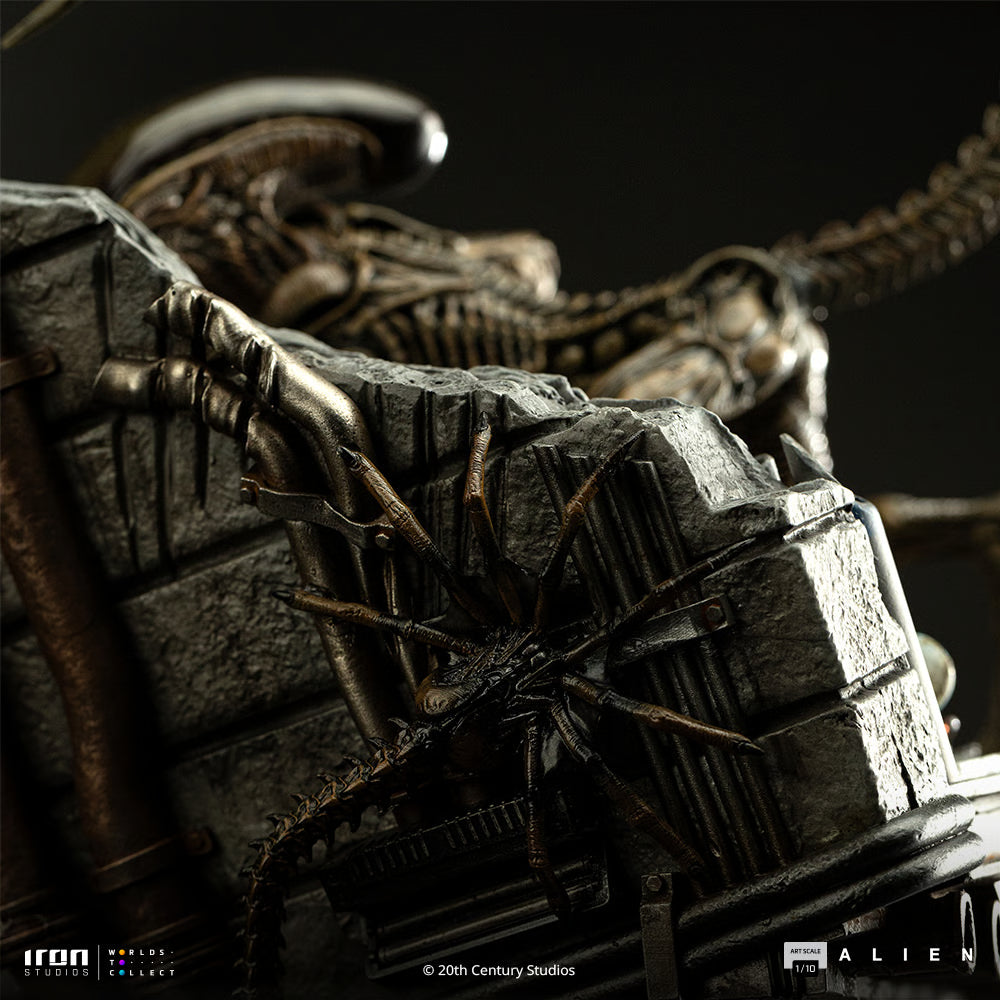 PRE-ORDER Iron Studios Alien 3 Ellen Ripley and Dog Alien Art Scale 1:10 Statue