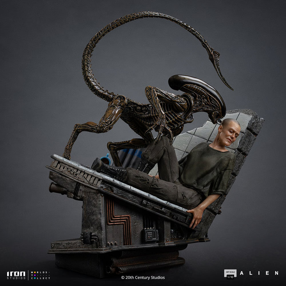 PRE-ORDER Iron Studios Alien 3 Ellen Ripley and Dog Alien Art Scale 1:10 Statue