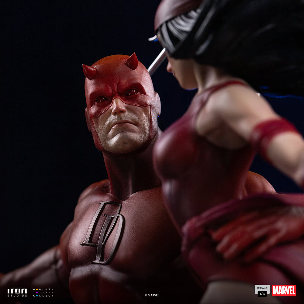 PRE-ORDER Iron Studios Marvel Comic Daredevil & Elektra 1/6th Scale Statue