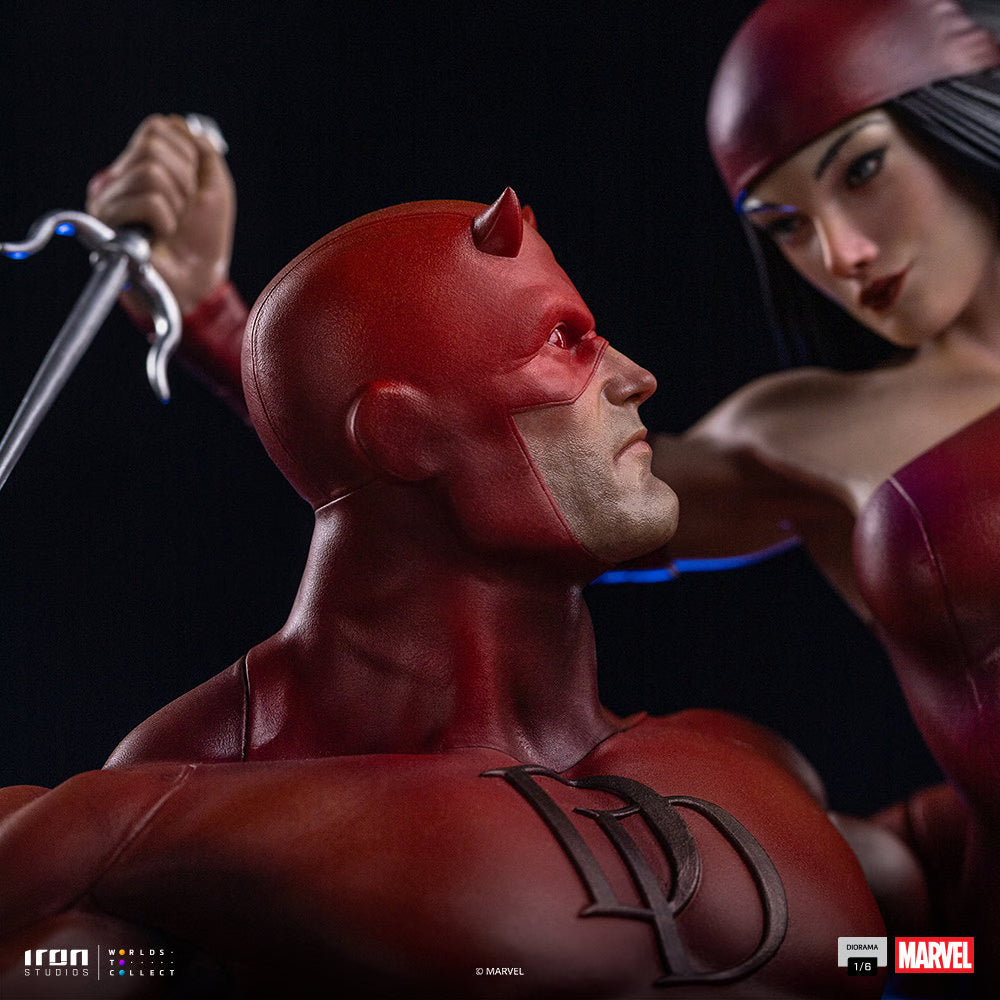 PRE-ORDER Iron Studios Marvel Comic Daredevil & Elektra 1/6th Scale Statue