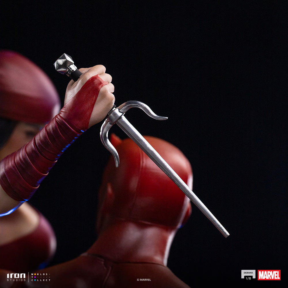 PRE-ORDER Iron Studios Marvel Comic Daredevil & Elektra 1/6th Scale Statue