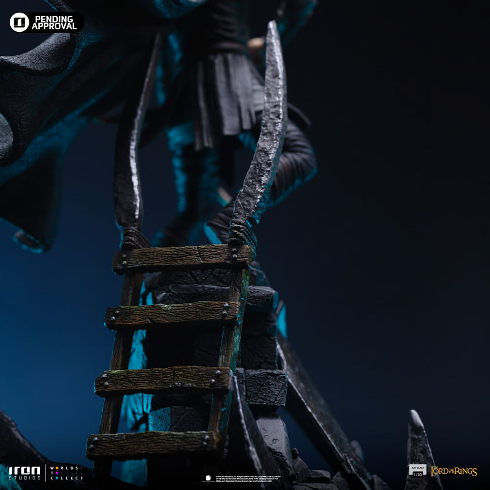 PRE-ORDER Iron Studios The Lord of the Rings Legolas Unleashed 1:10 Scale Statue