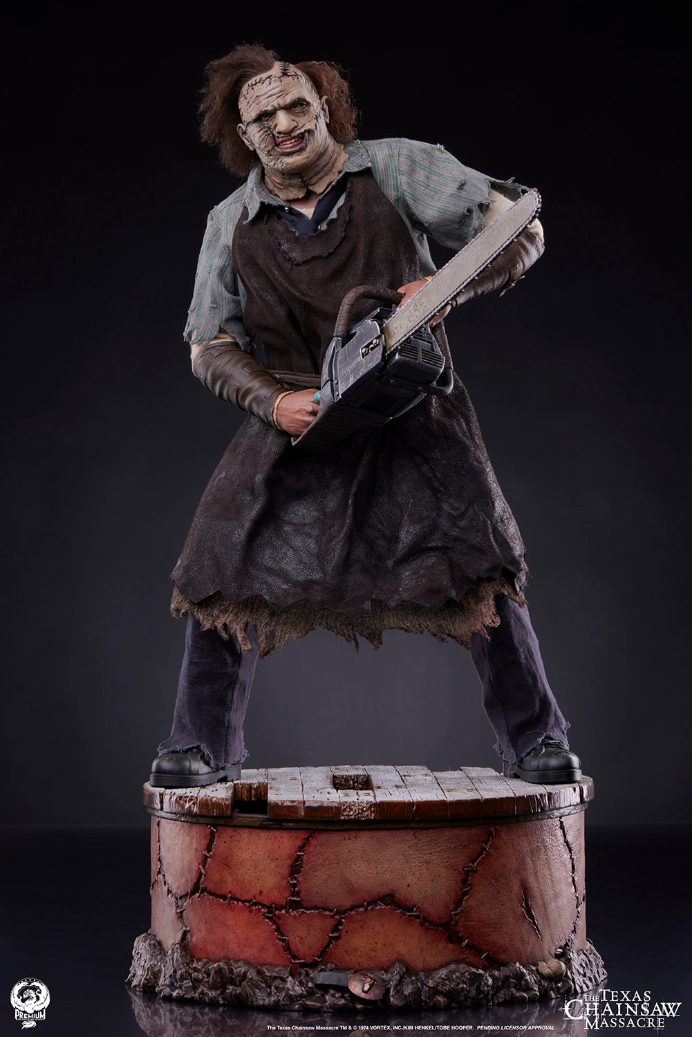 PRE-ORDER Leatherface Quarter Scale Statue