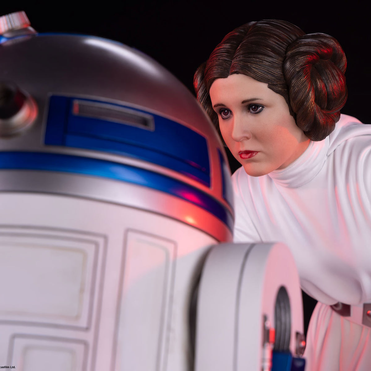 PRE-ORDER Princess Leia 1:3 Scale Statue